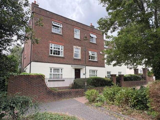 House for sale in Horsham, West Sussex
