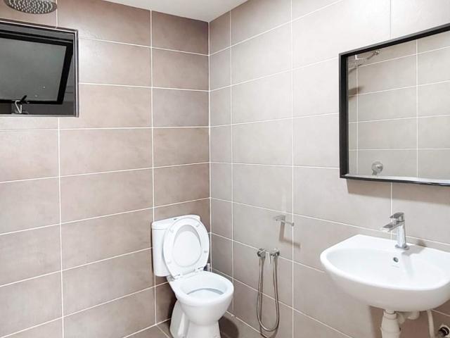 Room for rent in Petaling, Alam Impian