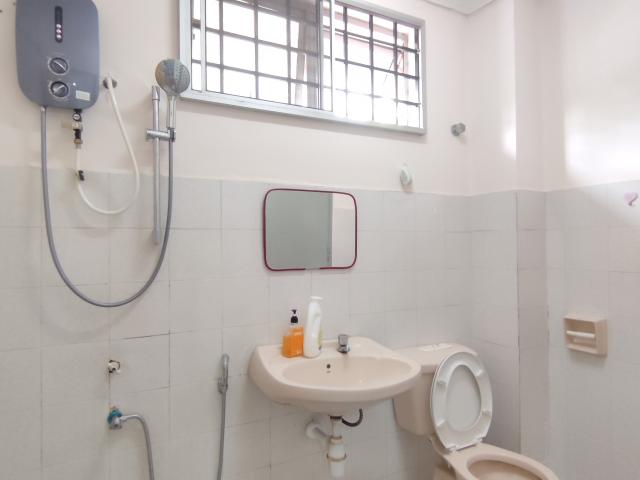 Room for rent in Petaling, Damansara Damai