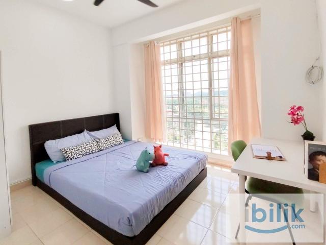 Room for rent in Petaling, Alam Impian