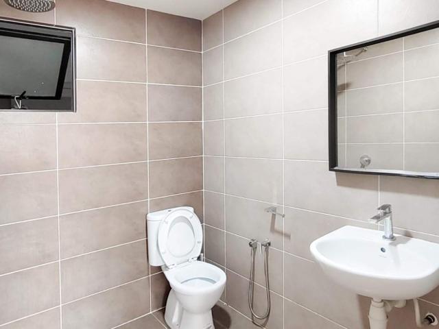 Room for rent in Petaling, Alam Impian