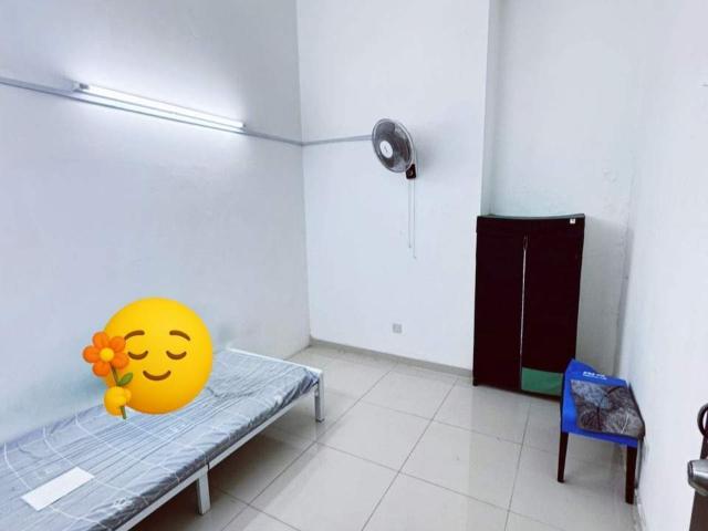 Room for rent in Petaling, Alam Impian
