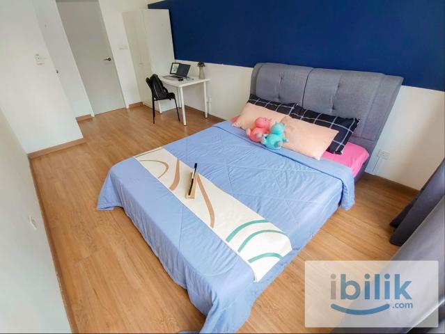 Room for rent in Petaling, Alam Impian