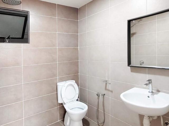 Room for rent in Petaling, Alam Impian