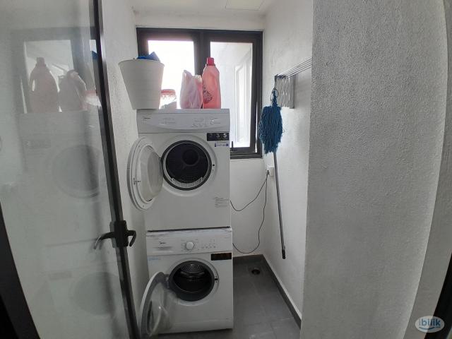 Room for rent in Petaling, Alam Impian