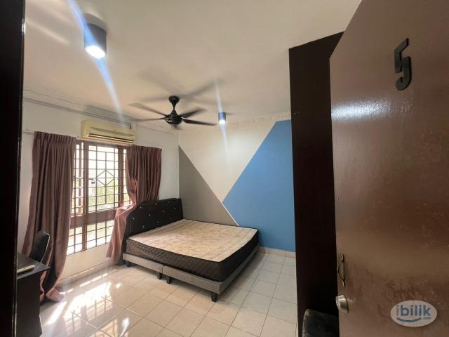Room for rent in Petaling, Damansara Damai