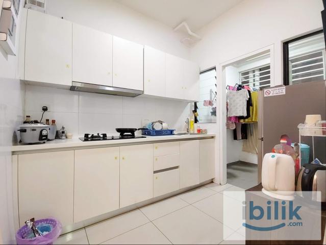 Room for rent in Petaling, Alam Impian