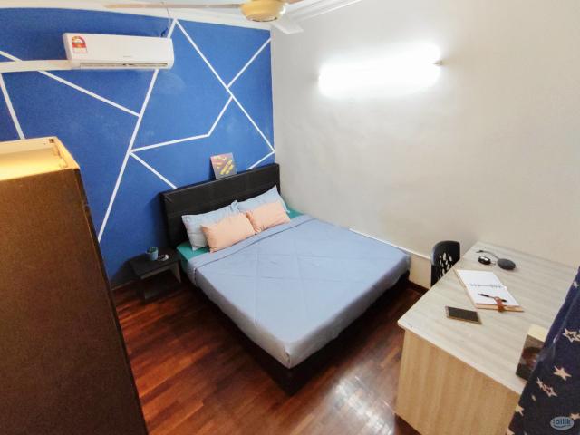 Room for rent in Petaling, Alam Impian