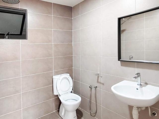 Room for rent in Petaling, Alam Impian