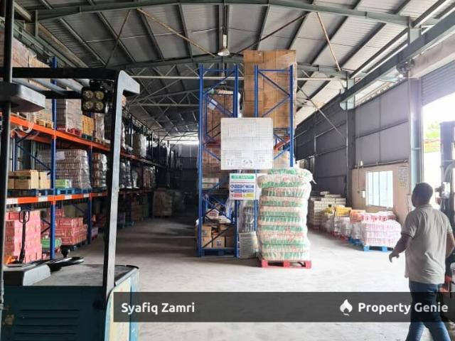 Warehouse for sale in Pahang