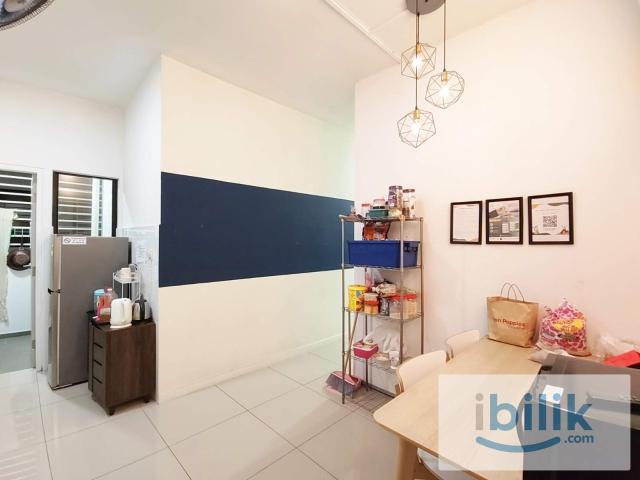 Room for rent in Petaling, Alam Impian