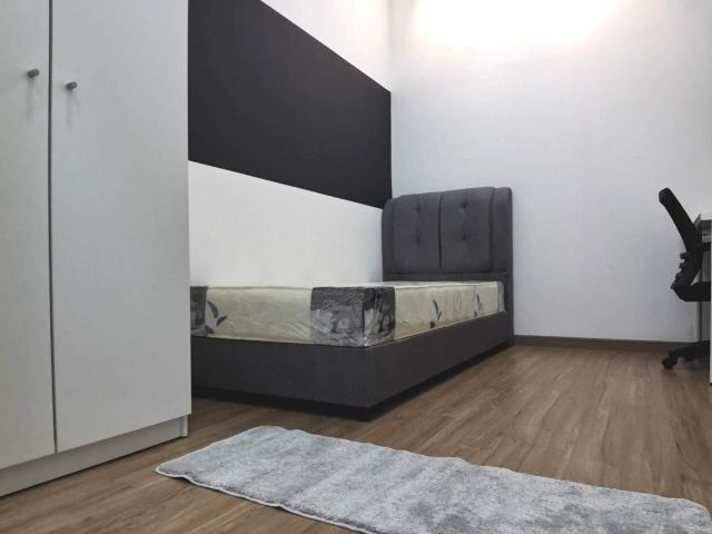 Room for rent in Petaling, Alam Impian
