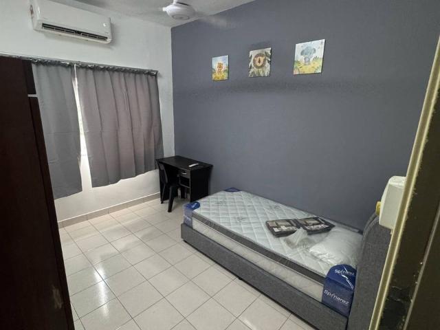 Room for rent in Petaling, Damansara Damai