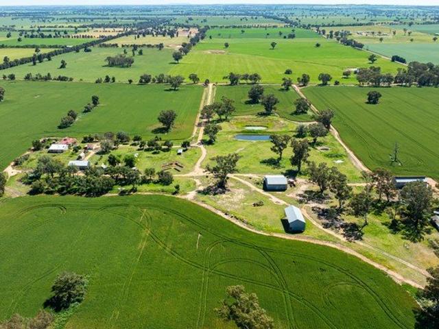 Acreage for sale in Alma Park, Walbundrie
