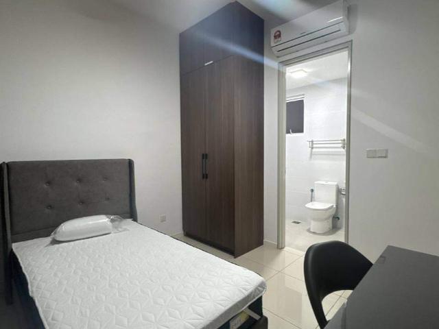 Room for rent in Petaling, Alam Impian