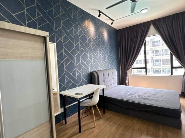Room for rent in Petaling, Alam Impian