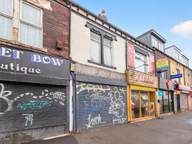 Commercial for sale in East End Park, West Yorkshire