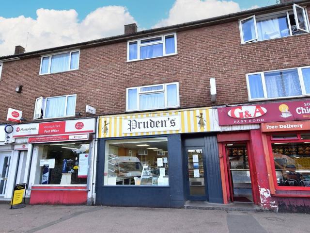 Commercial for sale in Hart Hill, Luton