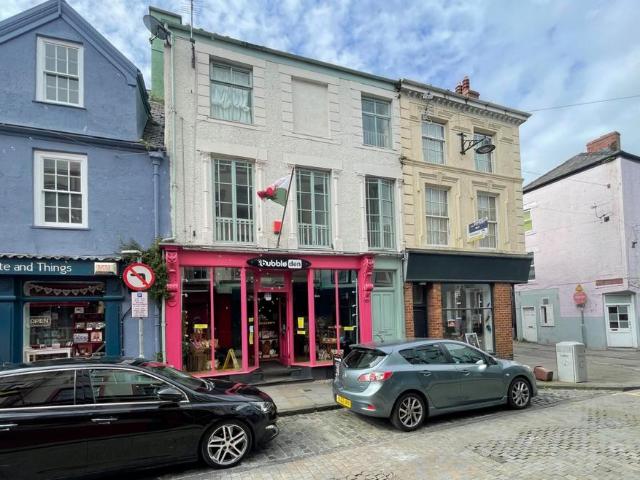 Commercial for sale in Caernarfon