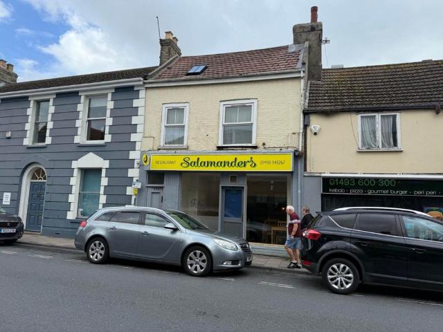 Flat for sale in Stokesby, Norfolk