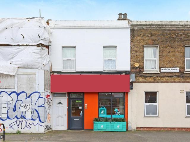 Commercial for sale in Nunhead, Greater London