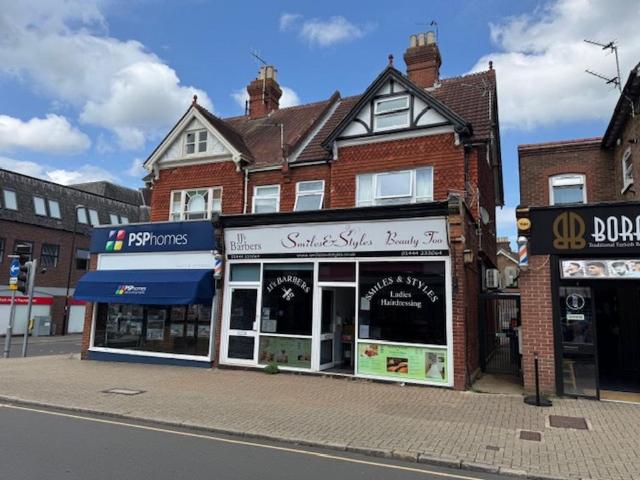Commercial for sale in World's End, Perryfields