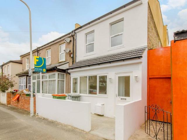 House for sale in Maryland, Greater London