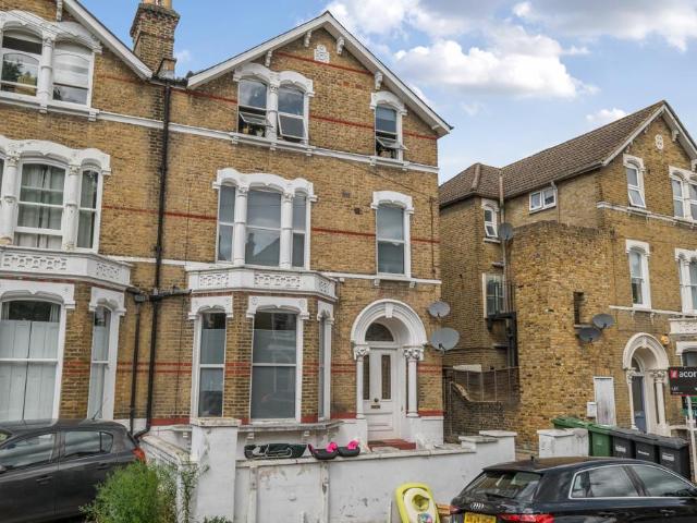 Flat for sale in London Borough of Lewisham, Brockley