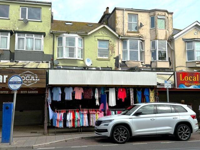 Commercial for sale in Livermead