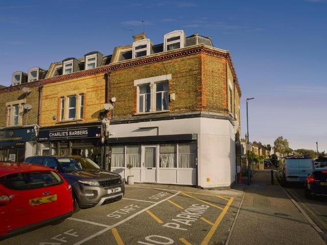 Commercial for sale in Longlands, Cat Hill