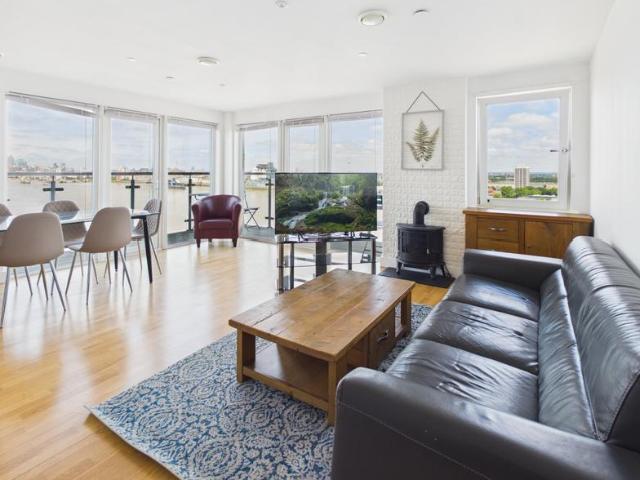House for rent in Charlton Riverside, Greater London