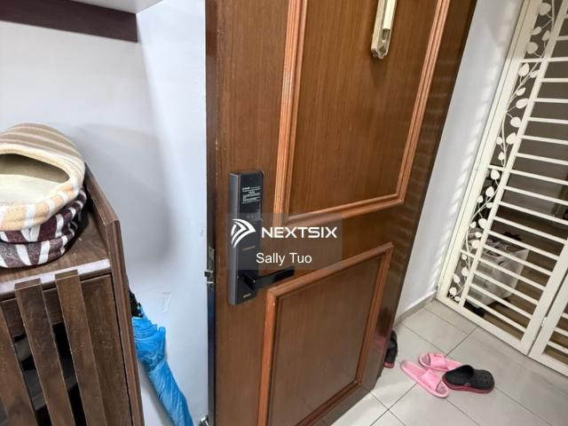 Shop for sale in Kuching