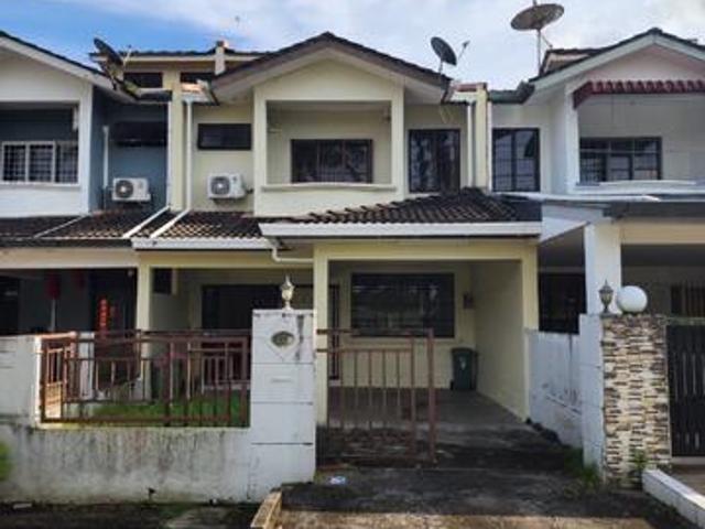 Terraced House for sale in Kuching, Bahagian Kuching