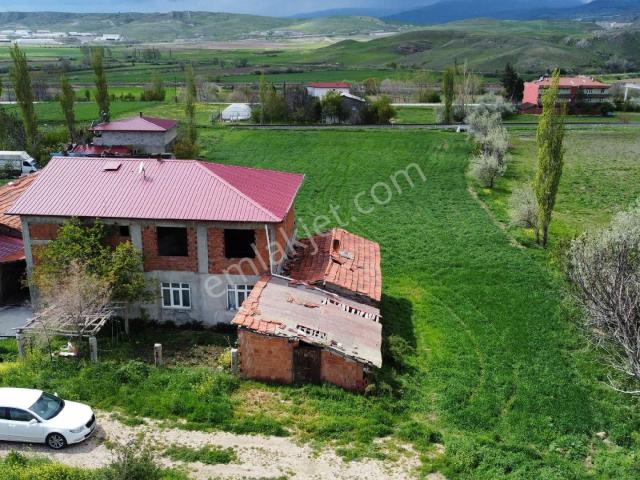 Suluova içerisinde satılık Villa