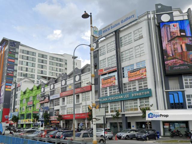 Shop for sale in Kajang, Langat