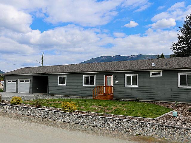 House for sale in Louis Creek, British Columbia