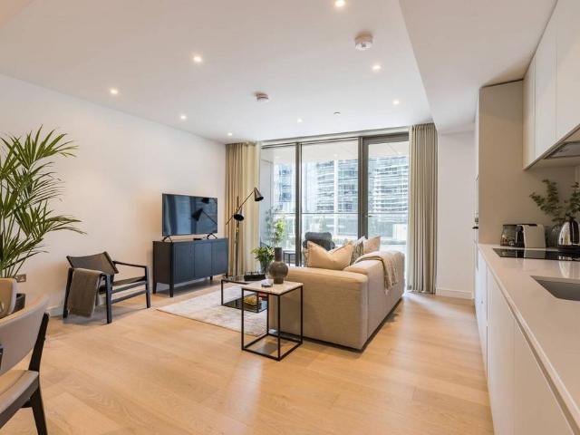 Apartment for rent in Wood Wharf, Greater London