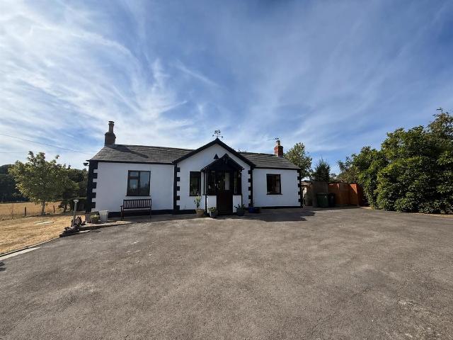House for rent in Bromsberrow Heath, Gloucestershire