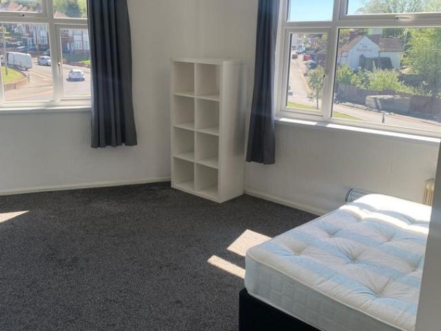 Apartment for rent in Langley Green, West Midlands