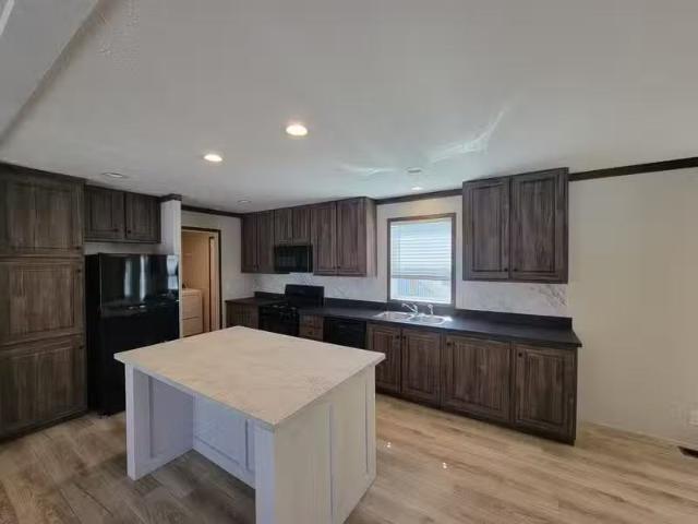 Condo for rent in Flint