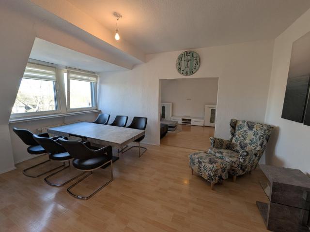Dachgeschosswohnung mieten in Altendorf, Essen