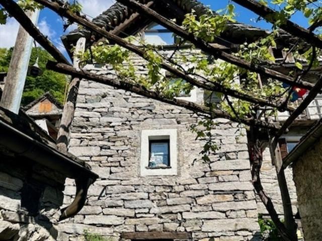 Zweifamilienhaus kaufen in Gerra, Verzasca, Tessin