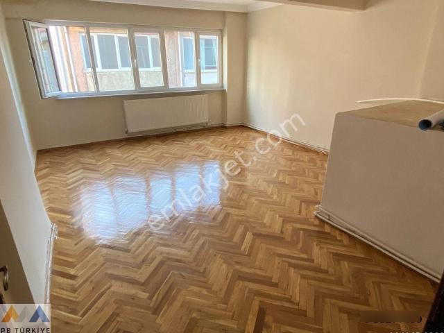 Kadiköy, İstanbul içerisinde kiralık mülk