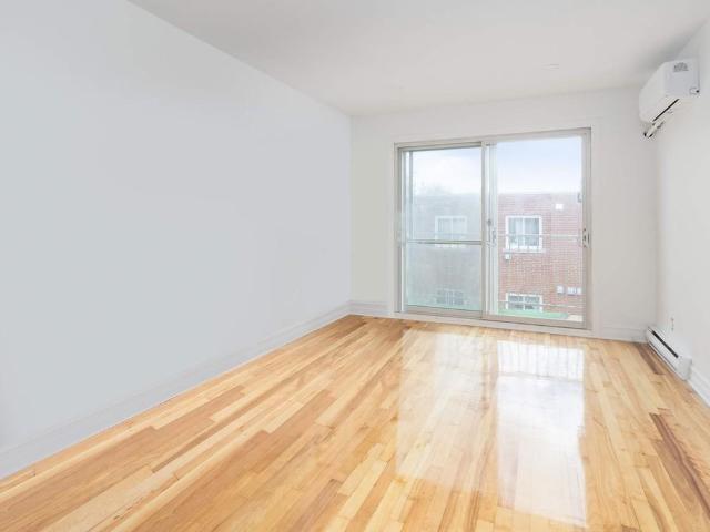 Apartment for rent in St. Leonard's, Quebec