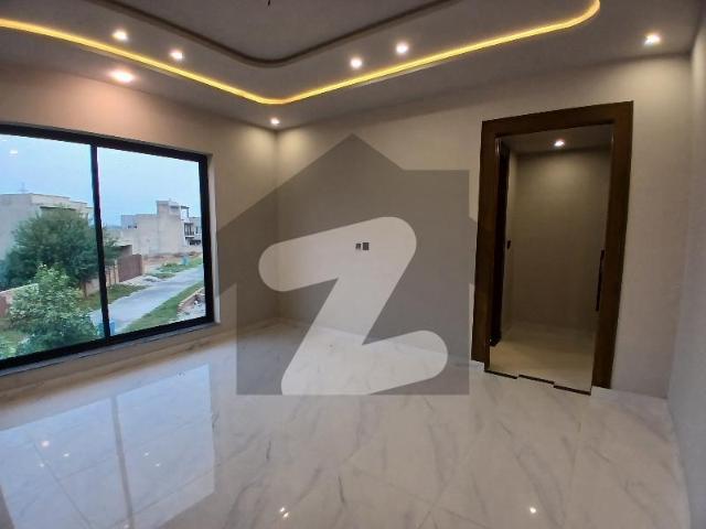 House for sale in Faisalabad, Islamabad Capital Territory