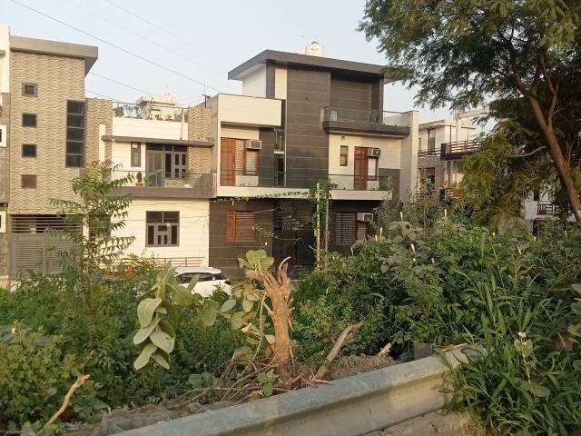 House for sale in Hariana