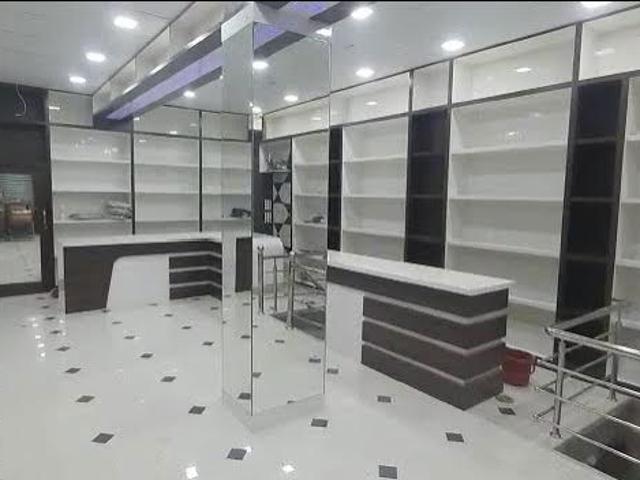 Commercial for rent in Deri