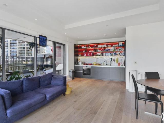 Apartment for rent in London City Island, Greater London
