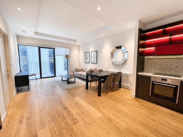 House for rent in London City Island, Blackwall