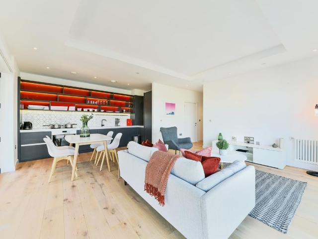 House for rent in London City Island, Blackwall